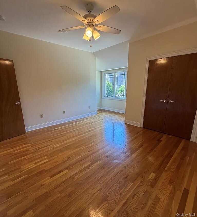 Building Photo - 5 Candlewood Ct