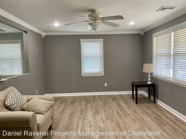 Building Photo - 3 br, 1 bath House - 326 Stinson Drive