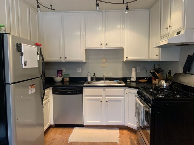 Building Photo - Beautiful Condo Near BYU and Provo Rec Center
