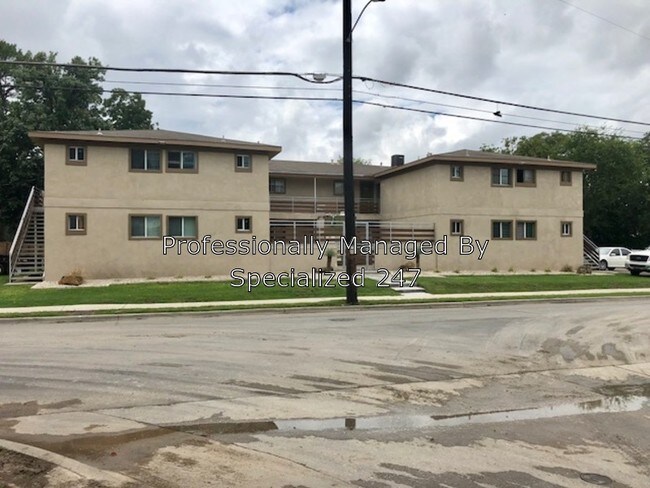 Building Photo - 1607 N Carroll Ave
