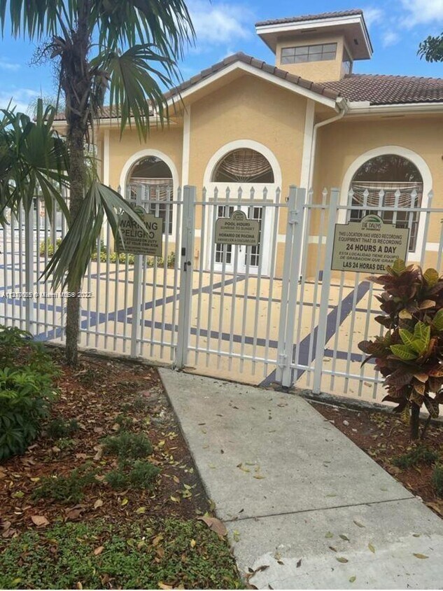 305 Palm Cir E Unit 305, Pembroke Pines, FL 33025 Condo for Rent in