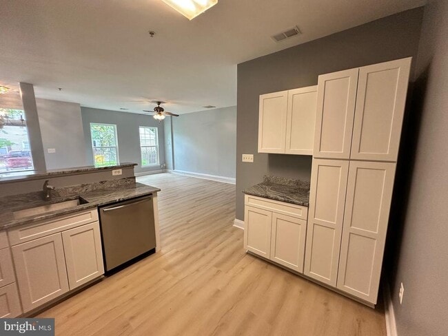 Building Photo - 818 Estuary Dr
