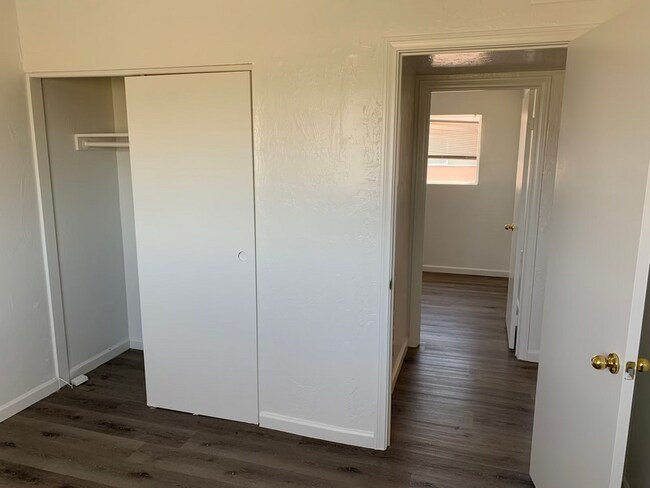 Foto del edificio - 190 W ALAMO St