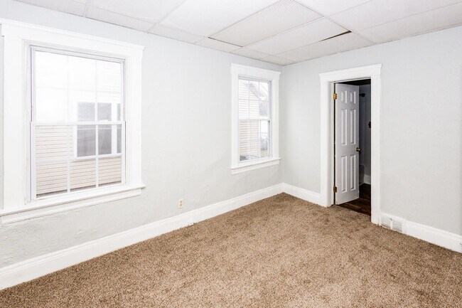 Foto del edificio - 9903 Sladden Ave