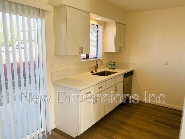 Foto del edificio - 433 Timothy Way