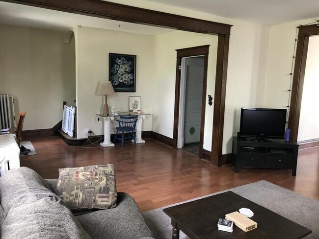 Foto del edificio - 1316 Marshall Avenue