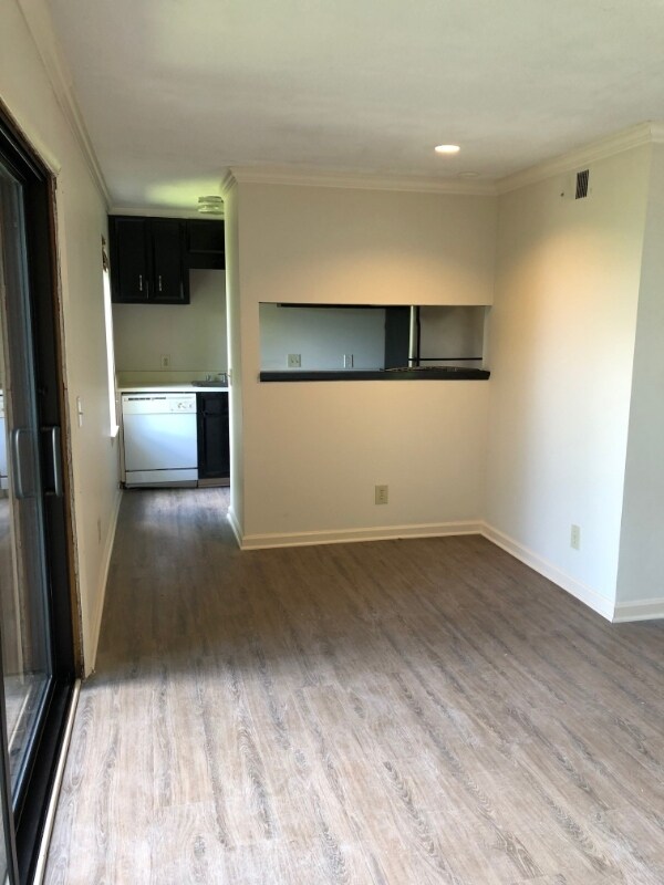 Building Photo - 3300 Pawnee Ave S