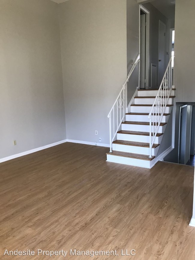 Building Photo - 3 br, 2 bath House - 380 SPRAGUE ROAD