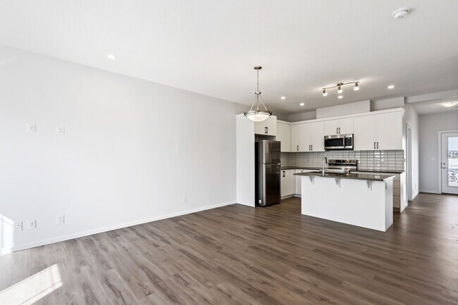 Photo du bâtiment - 95 Carringford Rd NW