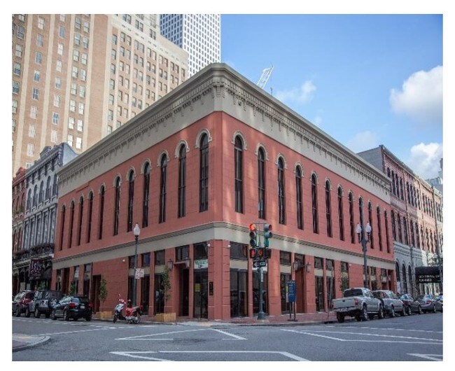 300 Baronne St Unit B, New Orleans, LA 70112 Apartment for Rent in