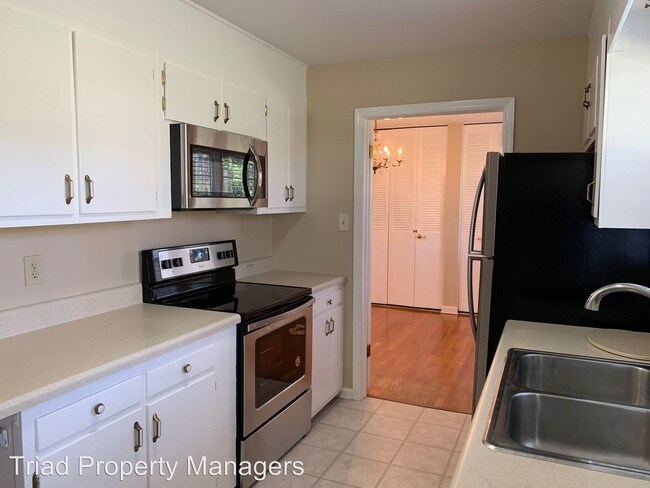 Building Photo - 3 br, 2 bath House - 4012 Sedgewood Lane