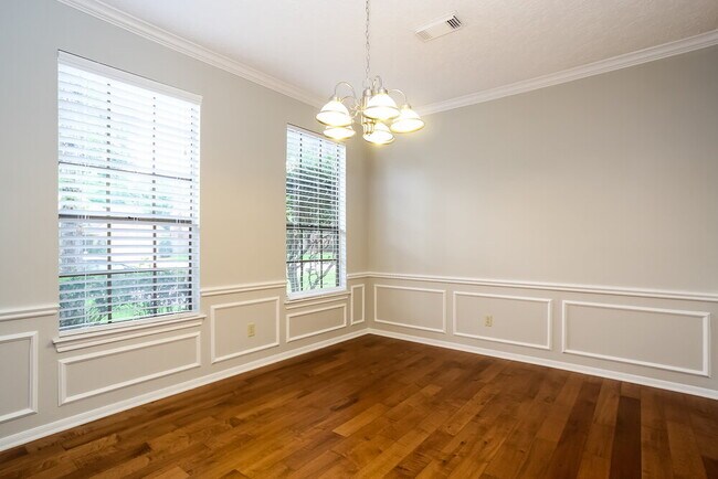 Foto del edificio - 5111 Natural Bridge Dr