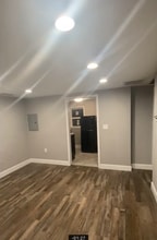 Building Photo - 652 NE Congress Ave