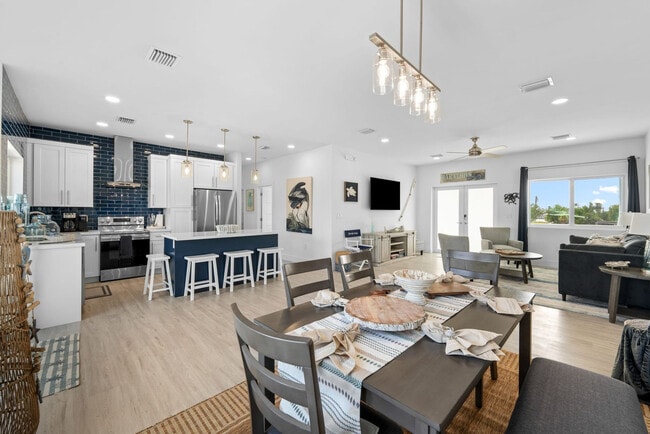 Building Photo - 231 Pescayo Ave