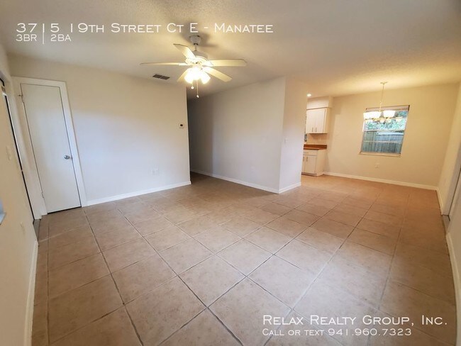 Foto del edificio - 3715 19th St Ct E