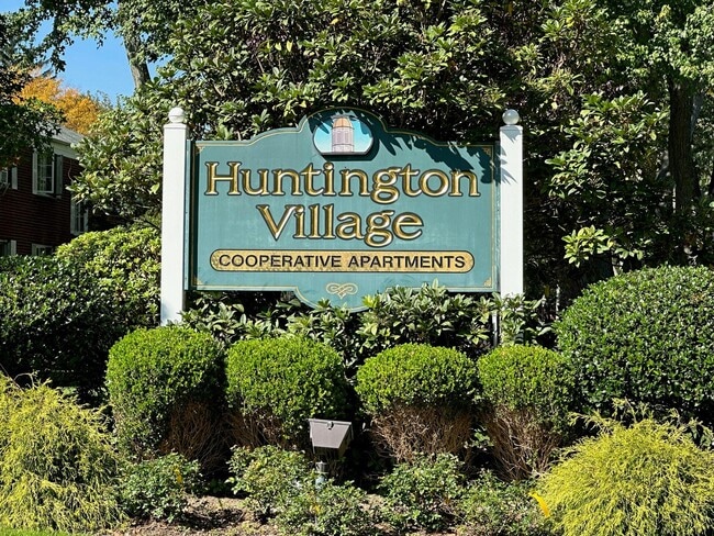 Building Photo - 14 Nathan Hale Dr
