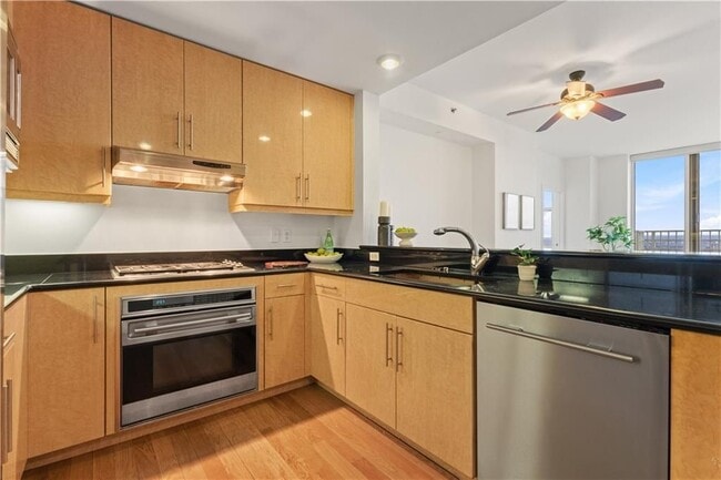 Building Photo - 1 W Exchange St