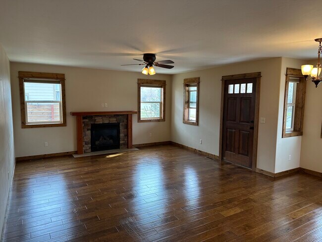 Foto del edificio - 504 Fowler Ave