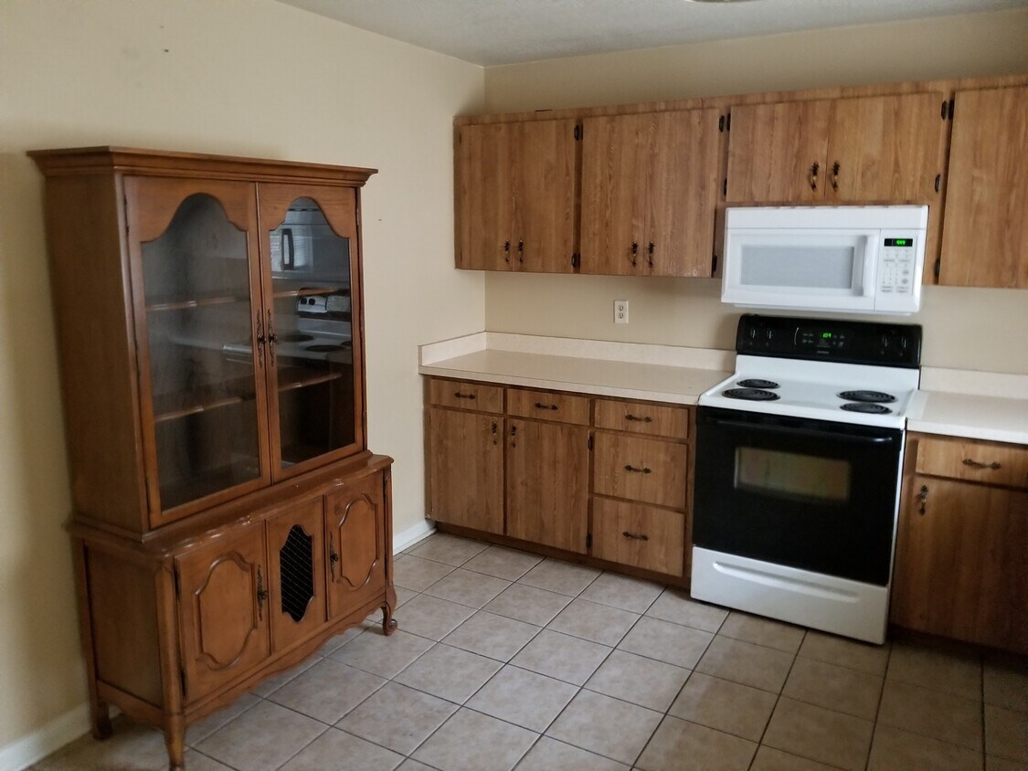 Primary Photo - Great location- close to downtown Tavares
