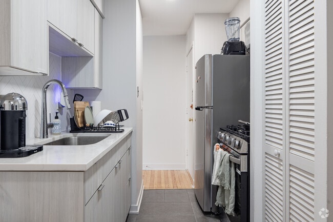Interior Photo - 505 W Melrose Street