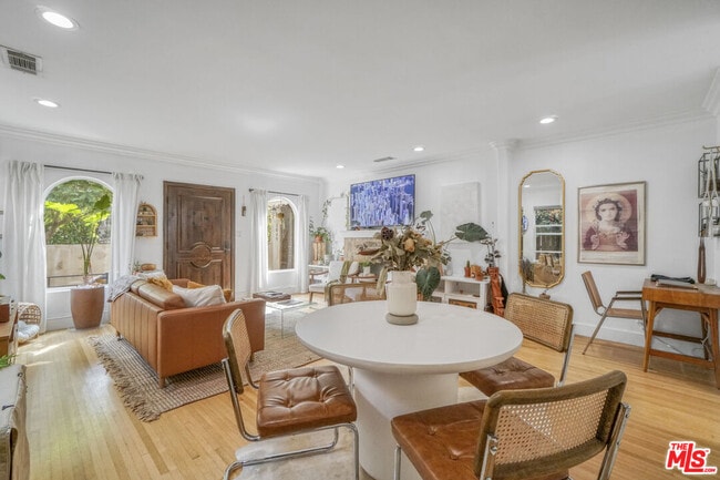 Building Photo - 1051 S Stanley Ave