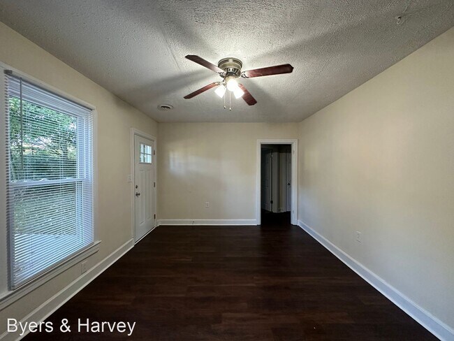 Foto del edificio - 3 br, 1 bath House - 965 Greenwood Court