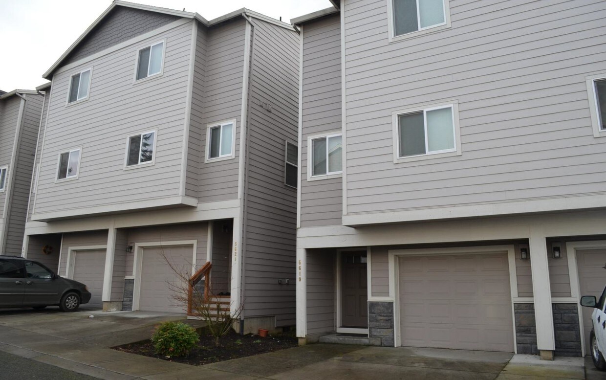 Foto del edificio - 5601-5631 SE 119th Ave