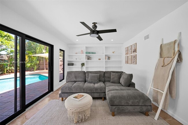 Foto del edificio - 121 NW 55th St