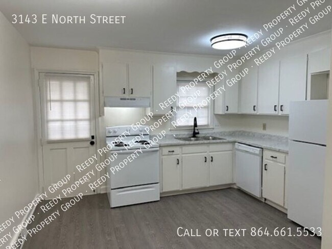 Foto del edificio - Tour Today! Beautiful 2 bedroom 1 bath end...