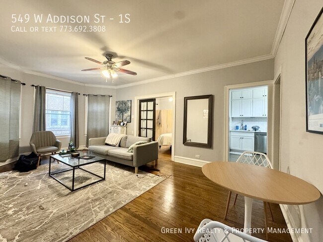 Foto del edificio - 549 W Addison St