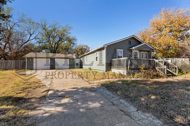 Building Photo - 1823 S Hiram St