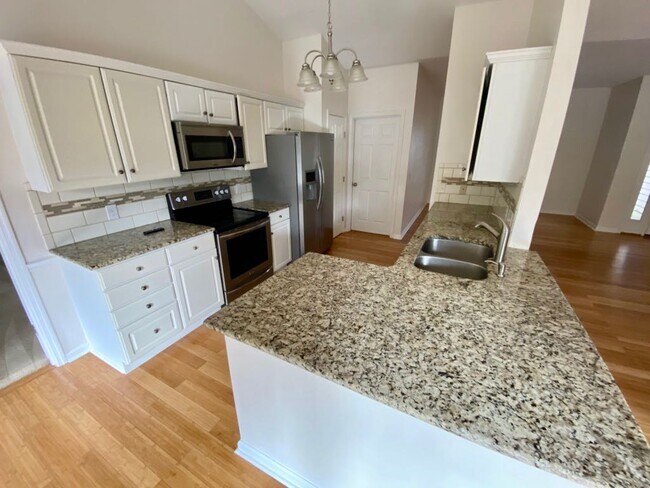 Building Photo - 420 Sugar Pine Dr