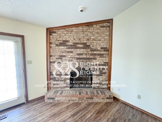 Foto del edificio - *COMING SOON for May-June 2026 Move in! West Norman 2 Bed/2 Bath Duplex with Two-Car Garage