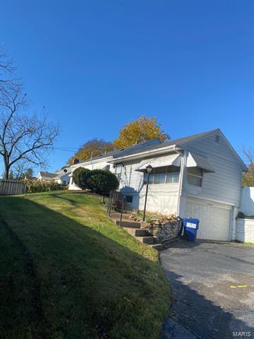 Primary Photo - 915 Gravois Rd
