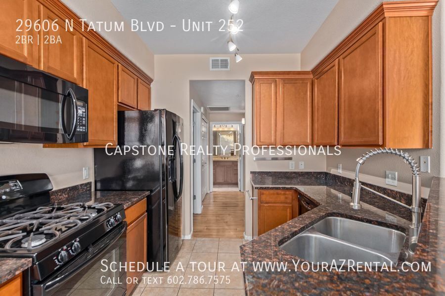 Foto principal - COMING SOON: Gorgeous 2 Bed 2 Bath Condo i...