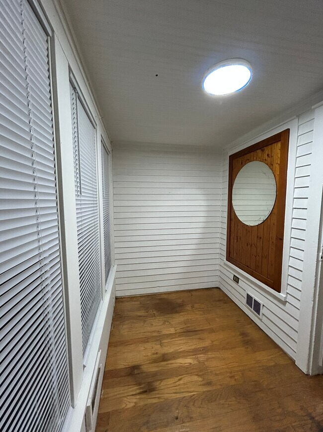 Foto del edificio - 922 S Spring St