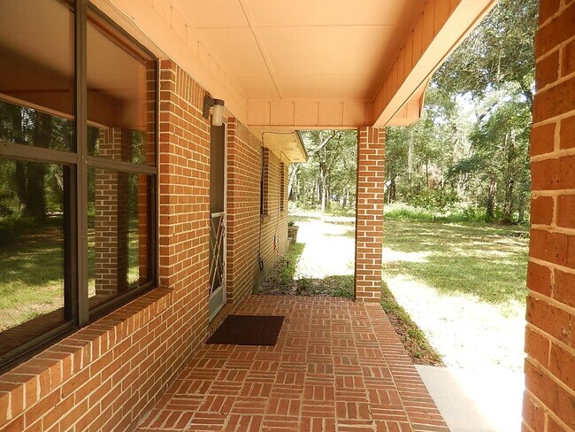 Foto del edificio - 171 Bear Creek Rd
