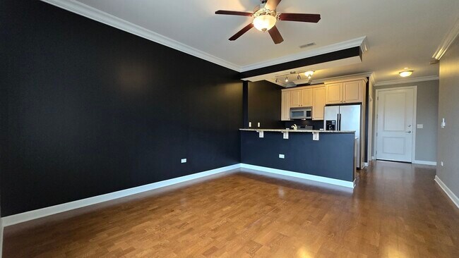 Foto del edificio - 50 N Plum Grove Rd