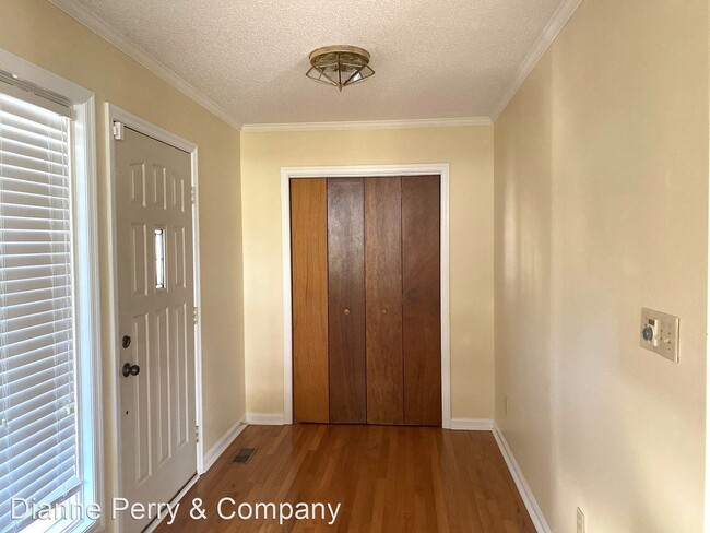 Foto del edificio - 3 br, 3 bath House - 4014 Crofton Place