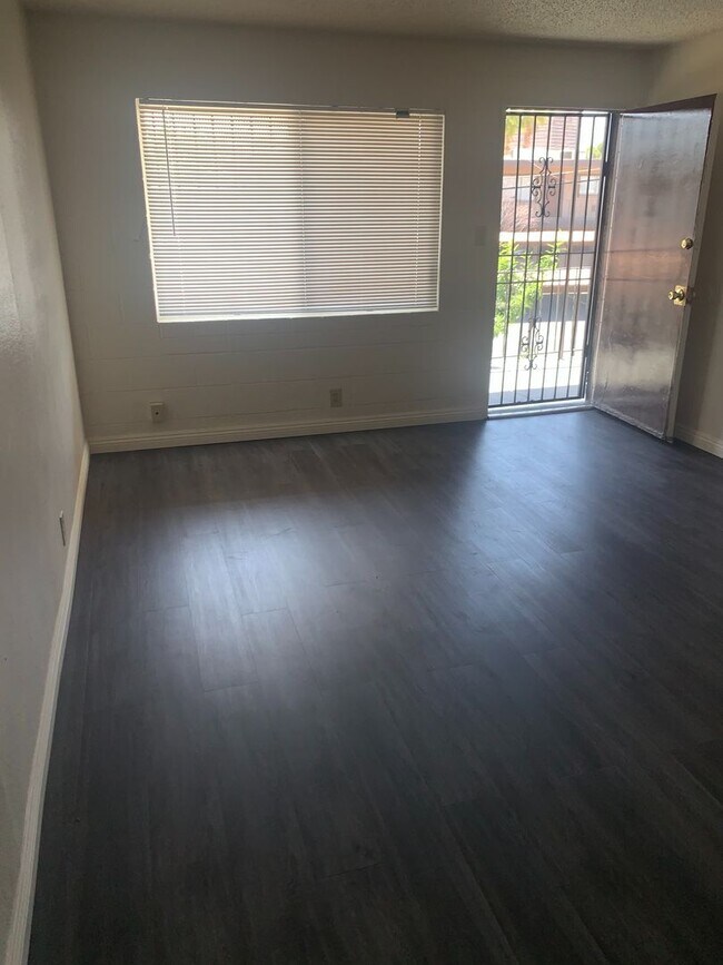 Foto del edificio - 3727 Hazelwood St