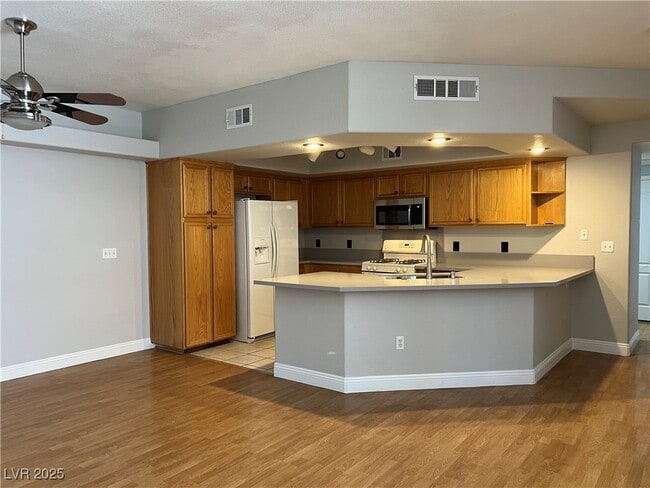 Building Photo - 6912 Dorita Ave