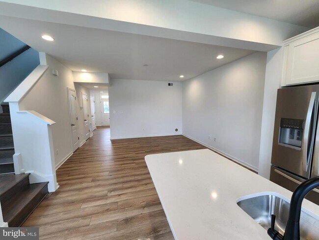 Foto del edificio - 517 Hillsdale Pl