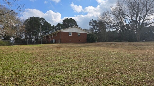 Foto del edificio - 1151 Stark Rd