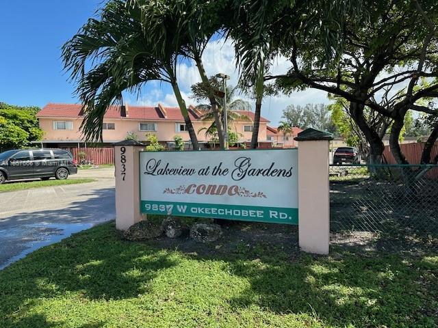 Foto principal - 9837 W Okeechobee Rd