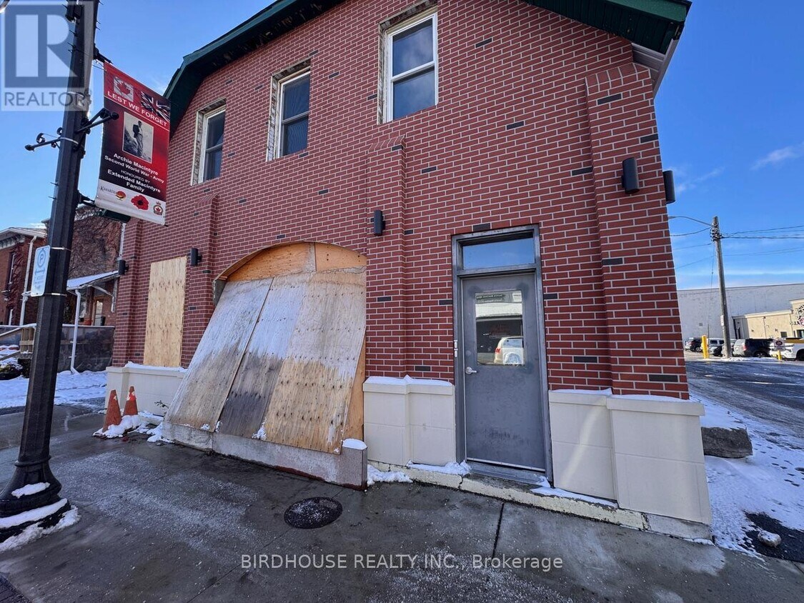 Primary Photo - 19 Cambridge St S