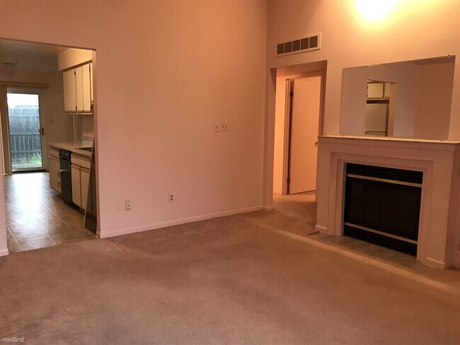 Building Photo - 2 br, 1.5 bath Condo - 27119 Antonio Dr Ra...