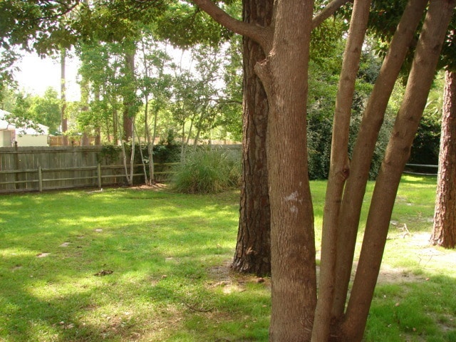 Building Photo - Beautifully Maintained, Spacious Brick Hom...