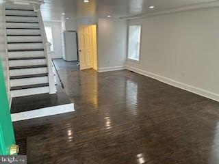 Building Photo - 264 Maple Ave