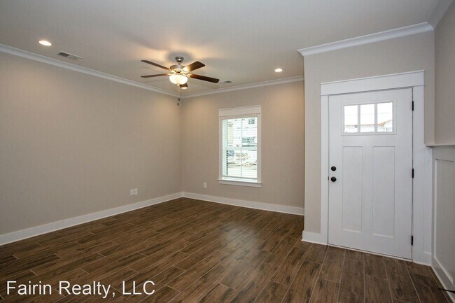 Building Photo - 2 br, 2.5 bath House - 1501 Cottage Grove
