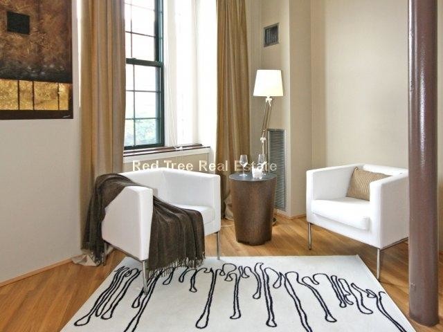 Foto del edificio - 1220 Adams St